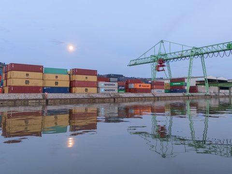 Feierliche Einweihung der Mensa für Körschtalschule und Paracelsus Gymnasium Feierliche Einweihung der Mensa für Körschtalschule und Paracelsus Gymnasium