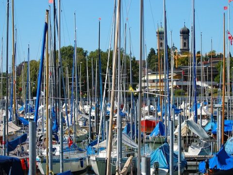 Karneval und Fasching: Das gilt beim Autofahren / Verkleidet ans Steuer ist keine gute Idee / ADAC gibt Überblick zu Alkoholgrenzen Karneval und Fasching: Das gilt beim Autofahren / Verkleidet ans Steuer ist keine gute Idee / ADAC gibt Überblick zu Alkoholgrenzen