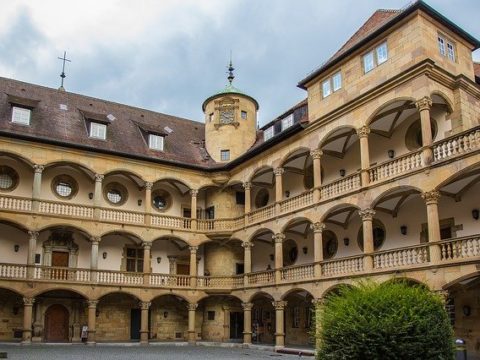 Schulstandort Hohewart in Feuerbach: Preisgericht entscheidet sich für zwei erste Preise – Überarbeitung vor endgültiger Auswahl