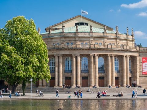 Feierliche Einweihung der Mensa für Körschtalschule und Paracelsus Gymnasium Feierliche Einweihung der Mensa für Körschtalschule und Paracelsus Gymnasium